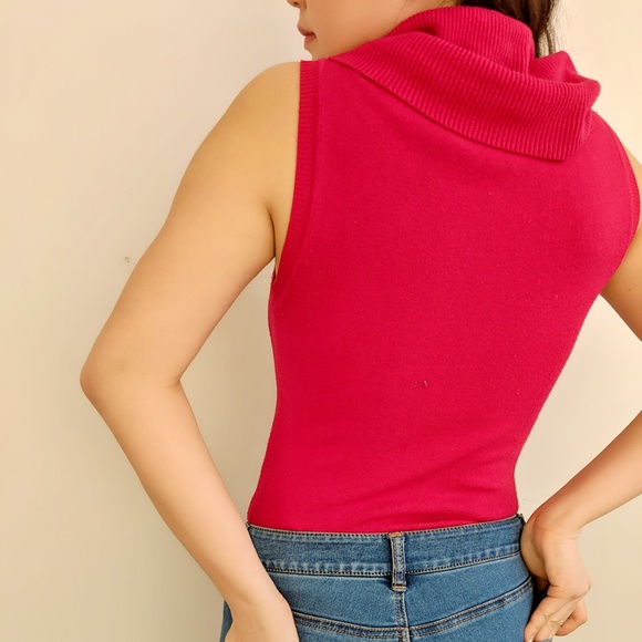 Vintage Knit Sleeveless Turtleneck - Picture 2 of 3